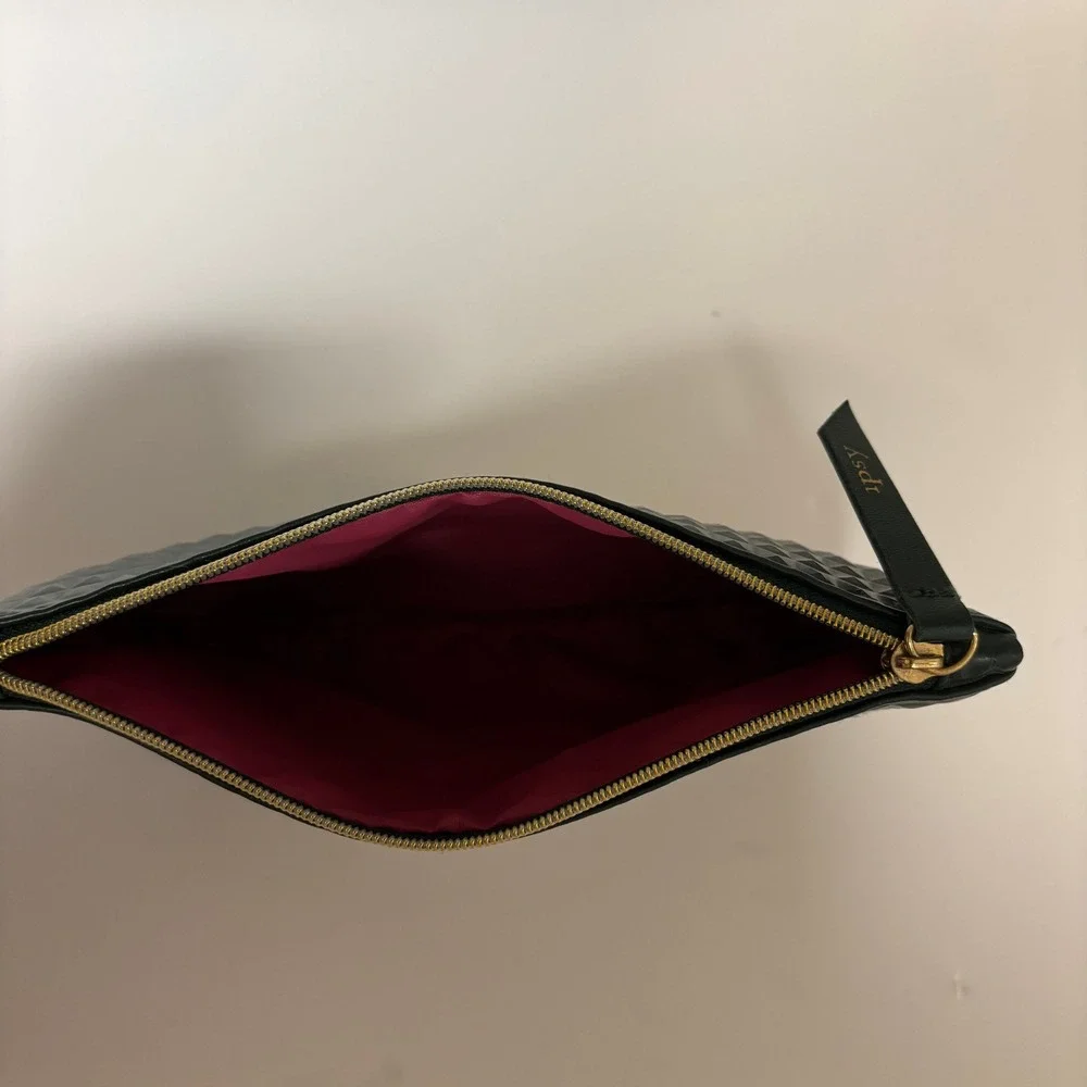 Ipsy Dark Green Textured‎ Geometric Pyramid Makeup Bag Pink Interior Pouch